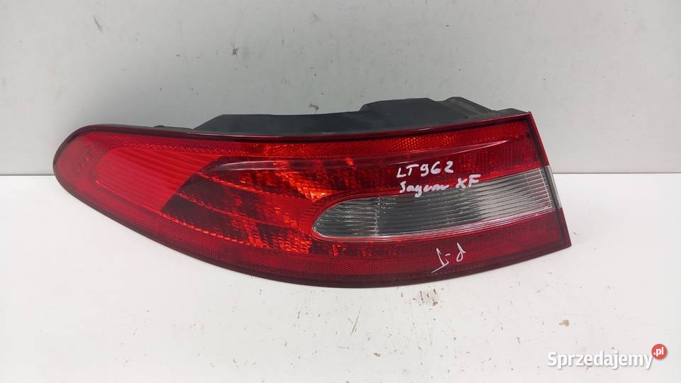 JAGUAR XF X250 SEDAN LAMPA TYŁ LEWA