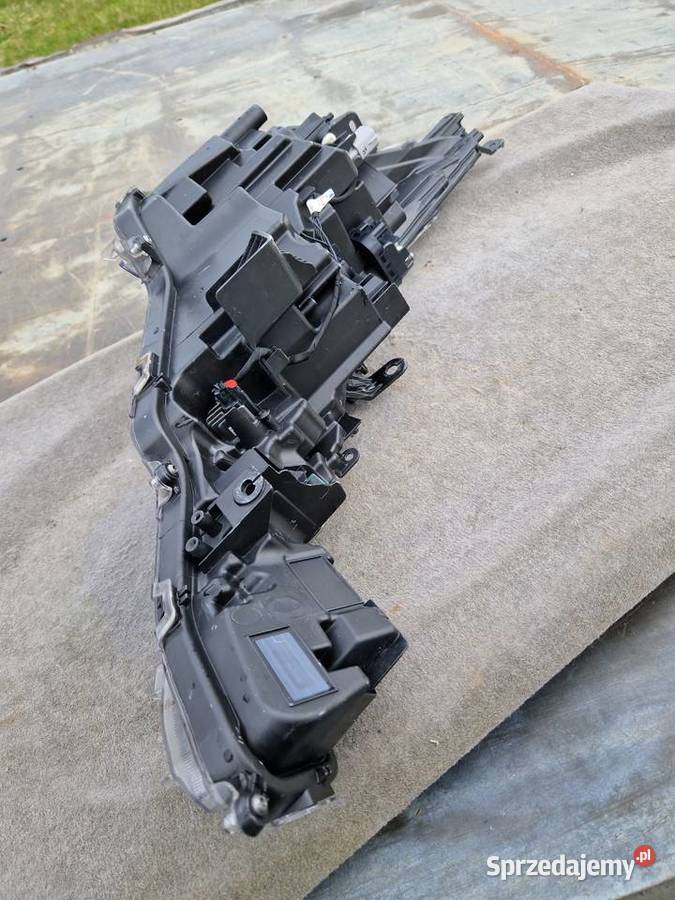 Toyota Corolla E210 E21 HB Kombi reflektor Full osobowe