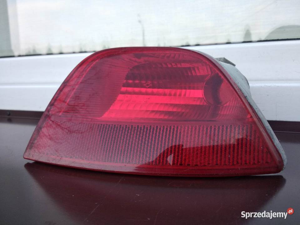 Ford Focus MK1 hatchback HB lampa tył tylna Sieradz
