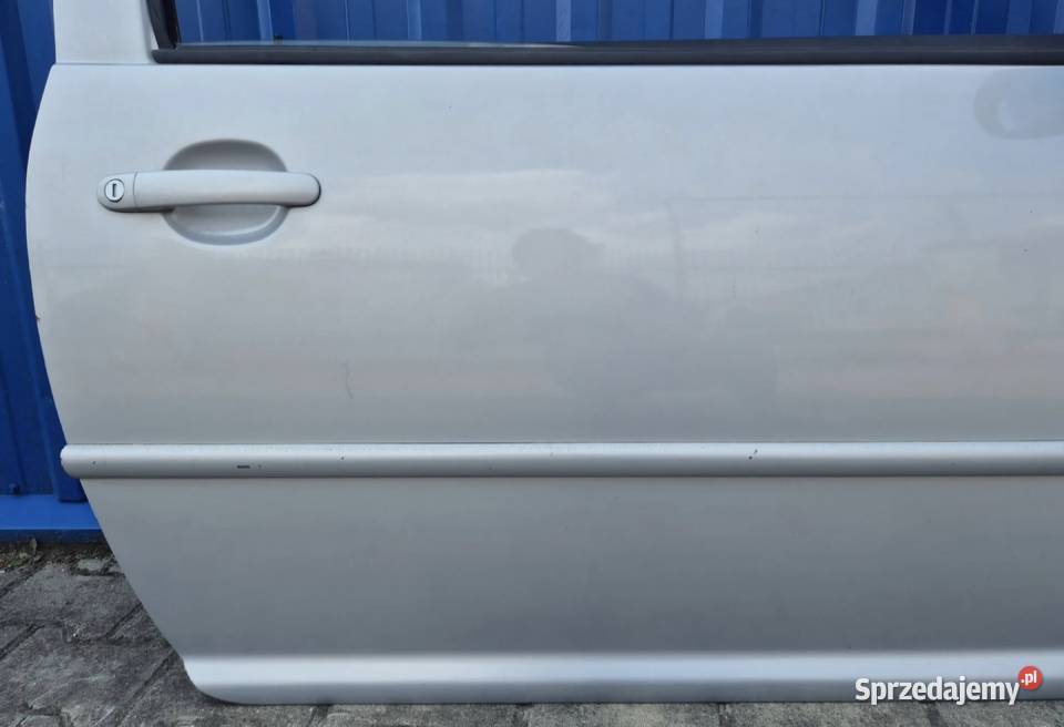 DRZWI PRZÓD PRAWY LEWY VW GOLF IV 4 LB7Z SREBRNE Działoszyce