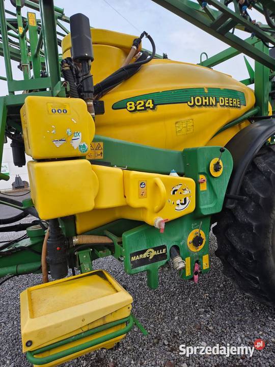 Opryskiwacz John Deere 824 2400 litrów 24 m Gąsewo