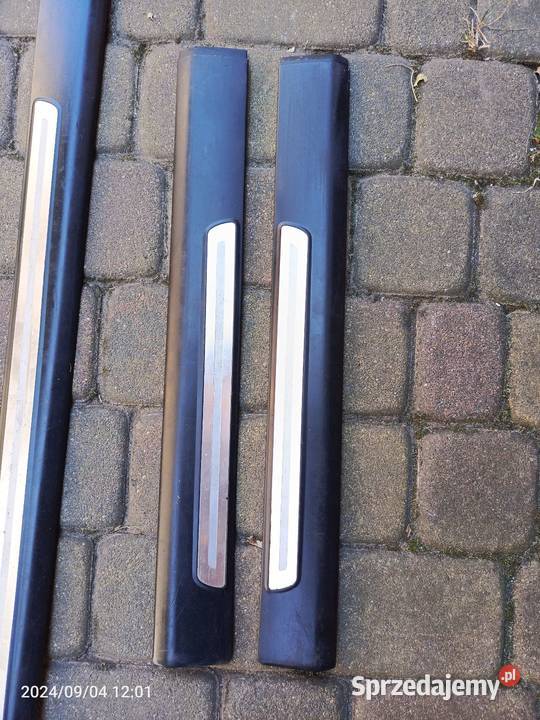 LISTWY PROGOWE KOMPLET AUDI A6 C6 KOMBI 0408 R sprzedam