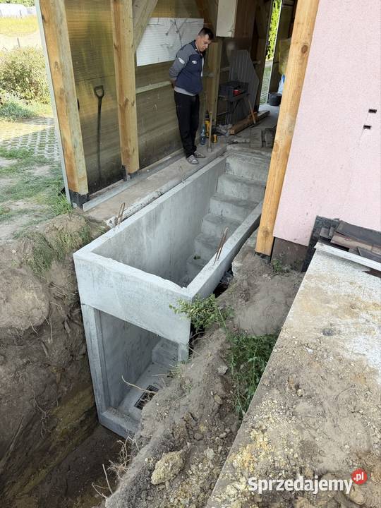 Schody betonowe głębokie do piwnicy z płaskim mazowieckie Wierzbica