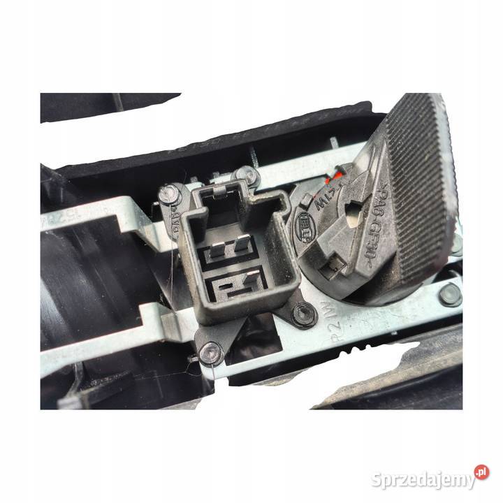 LAMPA PRAWA Volvo V70 XC70 II 20002005 tylna Chełm