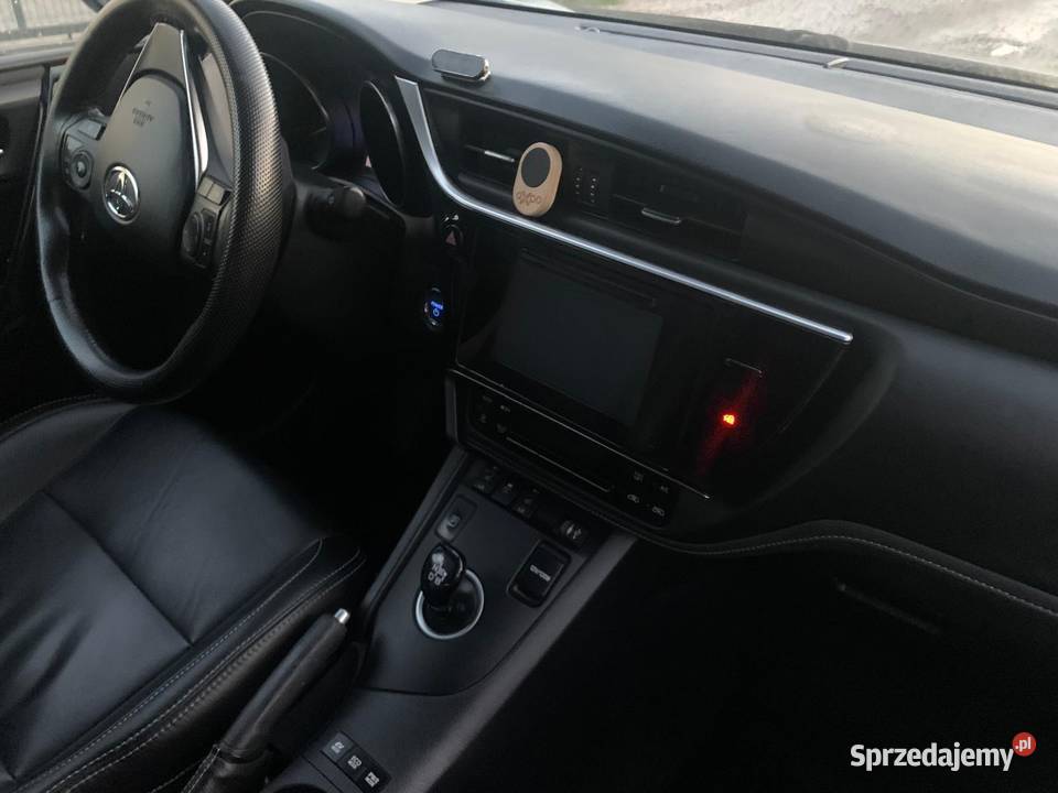 toyota auris hybryda z LPG okazja Warszawa