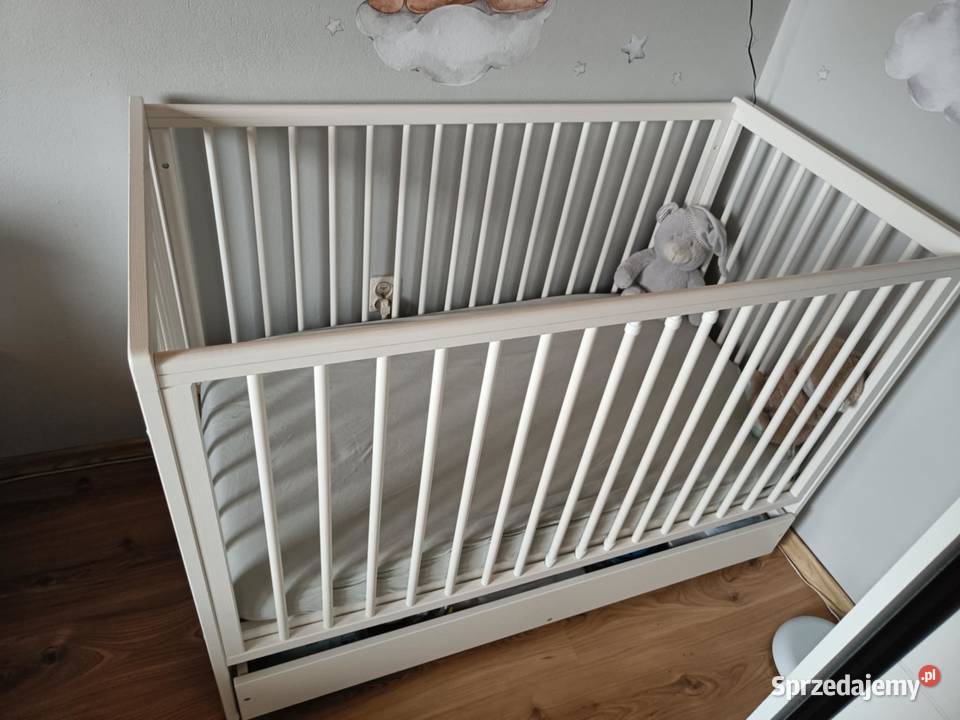 Łóżeczko niemowlaka z szufladą i materacem Grójec