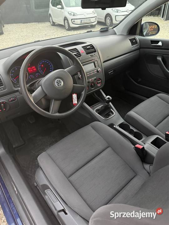 Volkswagen Golf 5 14 MPI 75 140 przbiegu stan 2/3 Golf