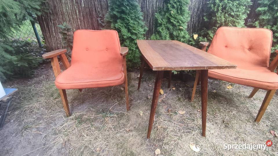 Zestaw PRL stolik patyczak plus dwa fotele