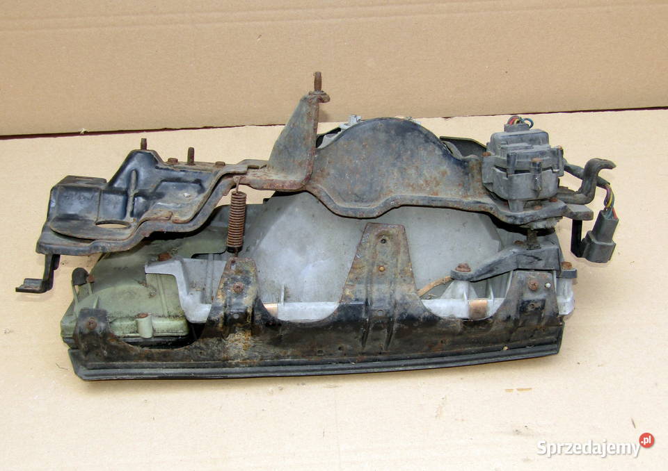 LAMPA PRZEDNIA PRAWA NISSAN SUNNY B12 8688r Mysłaków