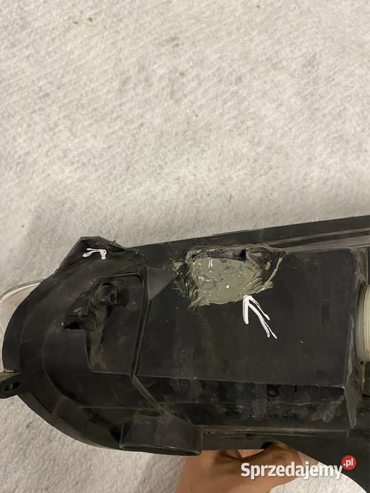 Lampa prawy przód Ford Fiesta MK7 Lift Jasienica