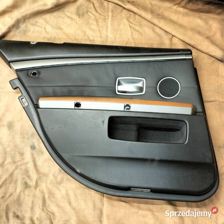 Boczek drzwi lewy tył BVMW E65 czarna skóRa Poręba