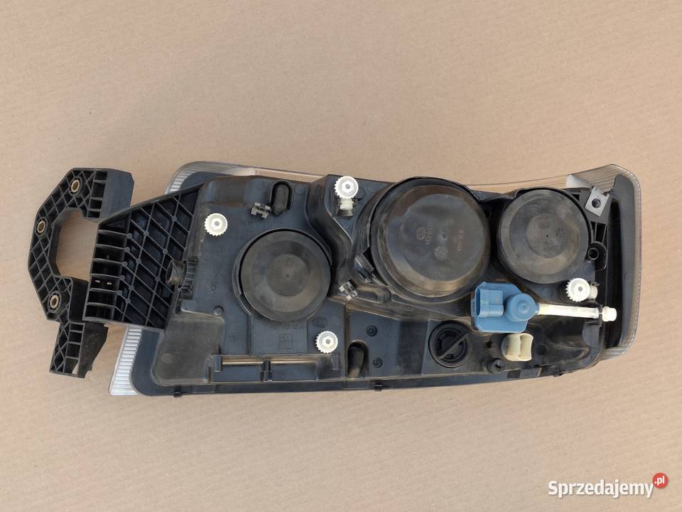 RENAULT PREMIUM REFLEKTOR PRAWY LAMPA PRAWA ciężarowe lubuskie Bieleń