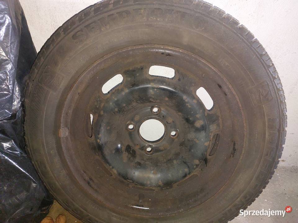 Felgi z oponami zimowymi do Peugeot 208 Sochaczew sprzedam