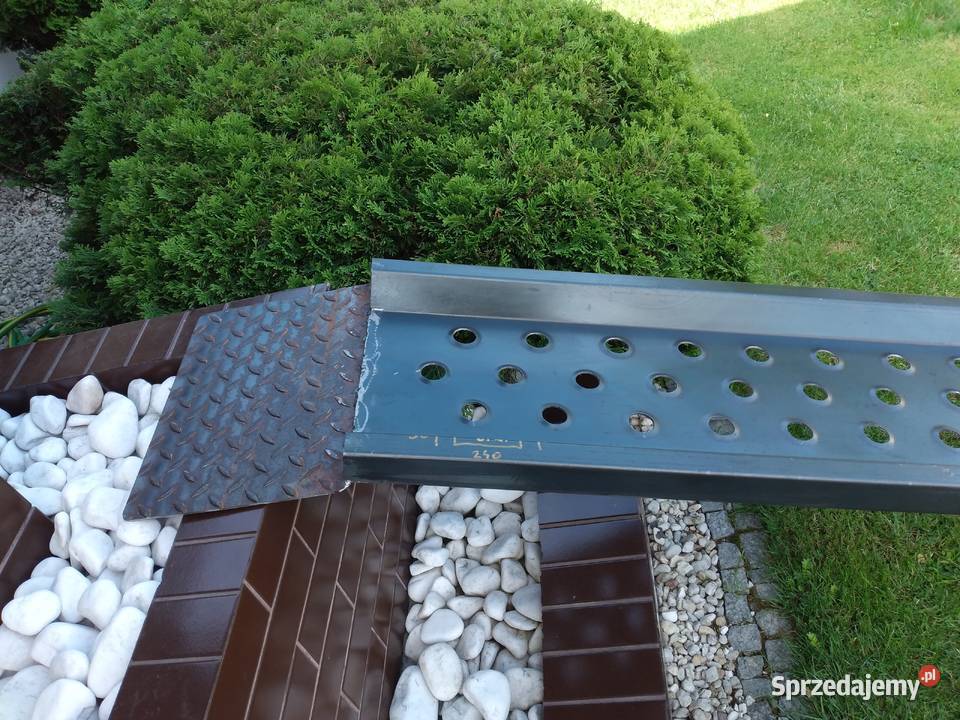 TRAPY WJAZDOWE PODJAZDY NAJAZDY STALOWE Pozostałe Karoseria Złoczew