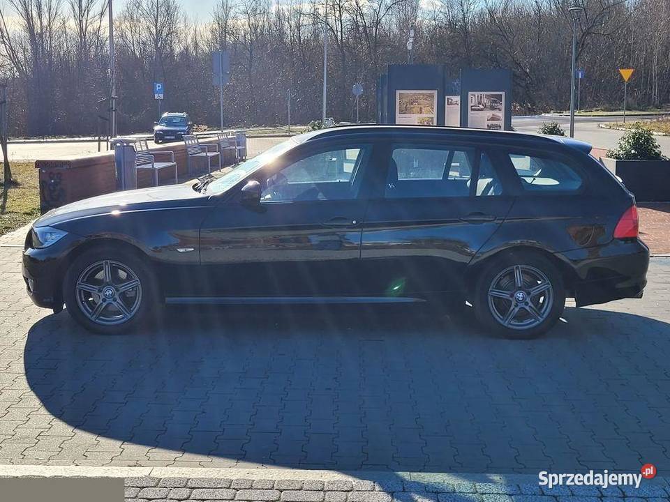 BMW Seria 3 318i Touring 143 2010r Bezwypadkowy Rok produkcji 2010 Czeladź sprzedam