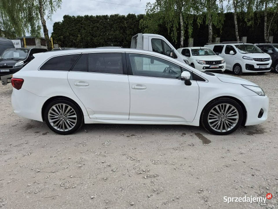 Toyota Avensis Panorama Skóra NaviSuper stan III 122KM sprzedam