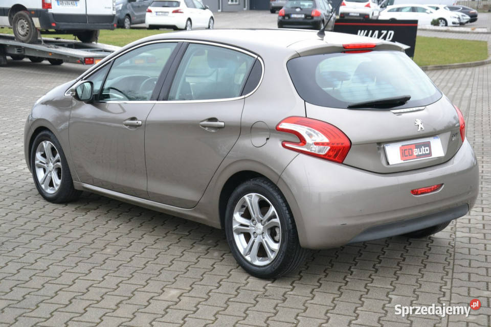 Peugeot 208 16 ehdi 92 ekonomiczny climatronic Rok produkcji 2012 Kęty