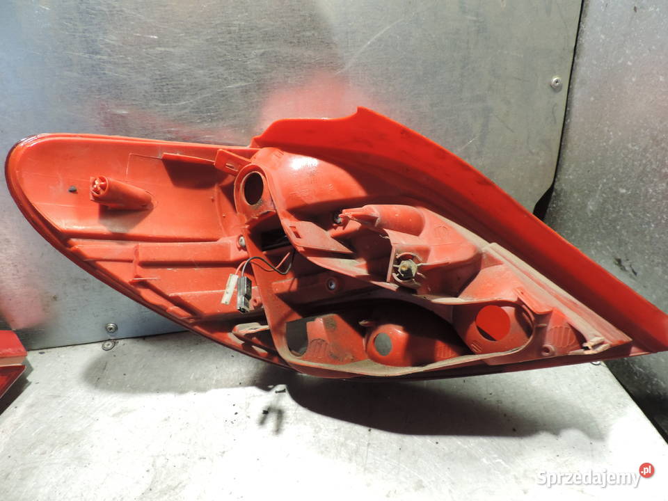 PEUGEOT 207 HB LIFT LAMPA PRAWA TYLNA PRAWY TYŁ Nowy Sącz sprzedam