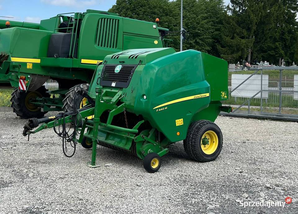 Prasa John Deere F440M 440 MaxiCut 2015r Ćmiłów