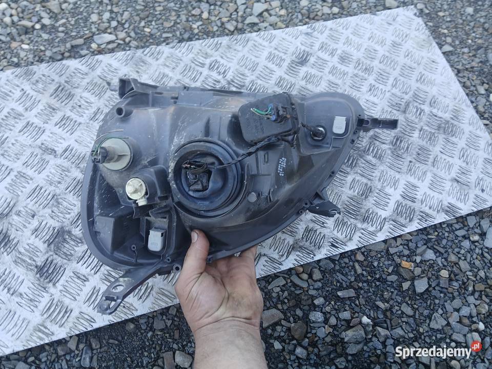 Lampa prawa przednia Toyota Yaris I lift EU prawe Radłów
