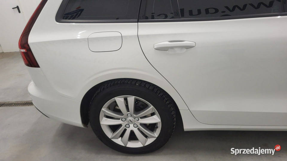 Volvo V60 B3 B Momentum Core aut II 2018 V60 Grójec