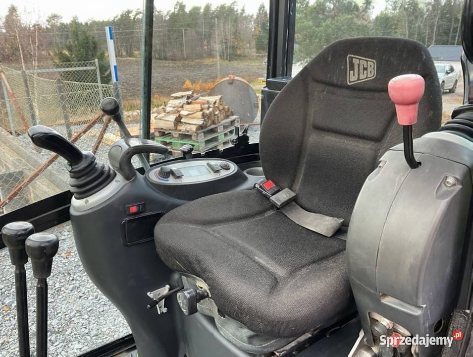 JCB 8020