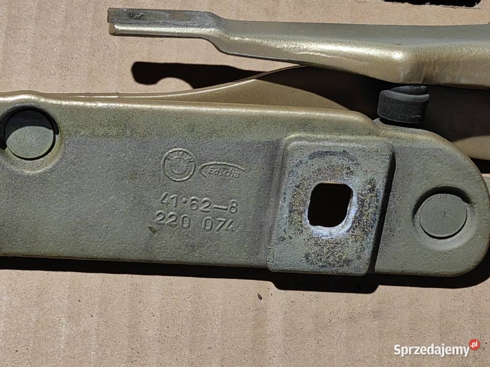 Zawiasy klapy bagażnika BMW E46 Coupe Zawiasy, bolce i prowadnice Żory