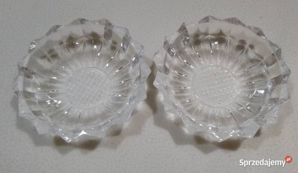 Mała szklana salaterka sprzedam