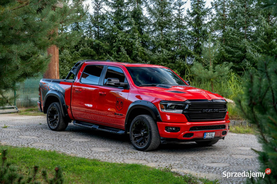 RAM 1500 Crew Cab Laramie 57 V8 Hemi Sport