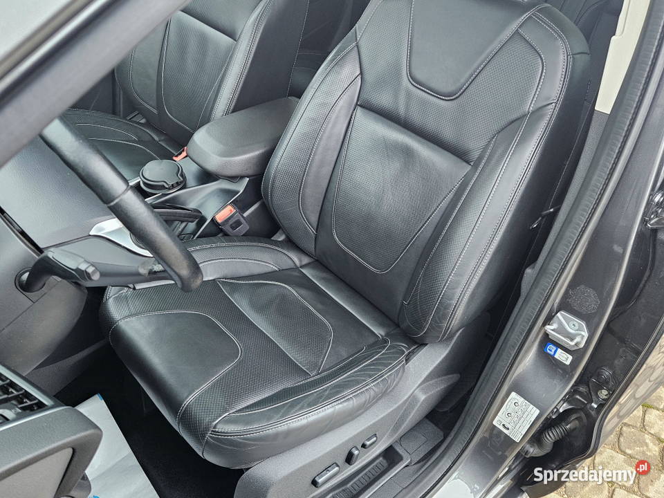 FORD KUGA INDIVIDUAL 4X4 BOGATE WYPOSAŻENIE 20 gniazdo USB Jonkowo sprzedam