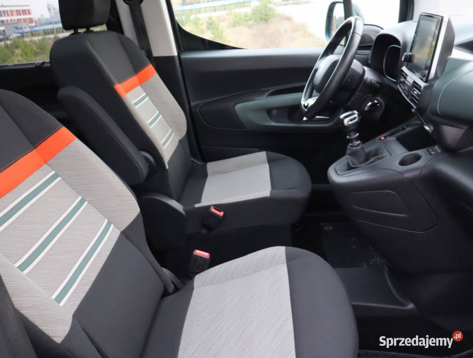Citroen Berlingo 12 PureTech czujnik parkowania