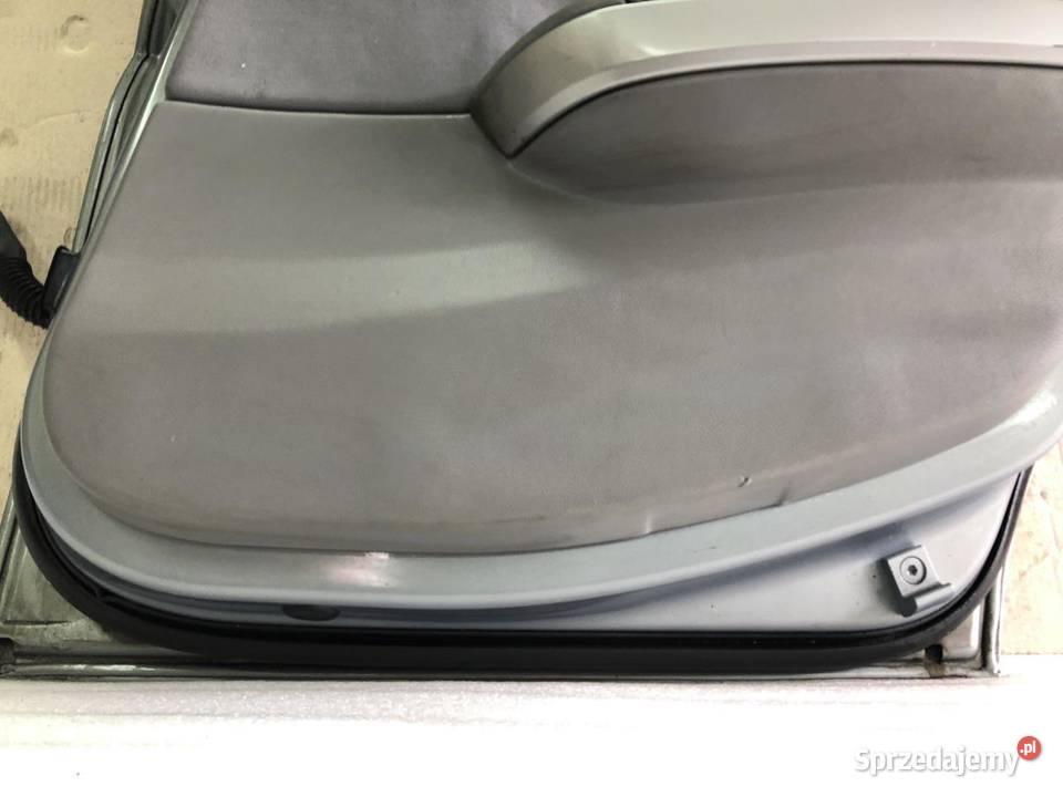 DRZWI PRAWY TYŁ BMW E90 ARKTIS METALLIC A347 osobowe wielkopolskie
