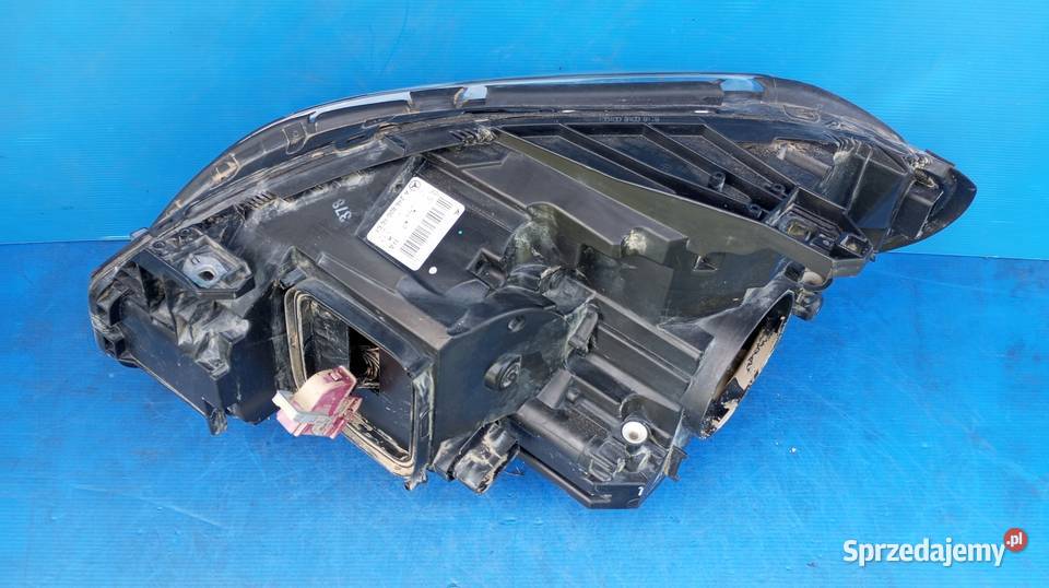 LAMPA PRAWY PRZÓD REFLEKTOR EU A2468201661 Nowy Tomyśl