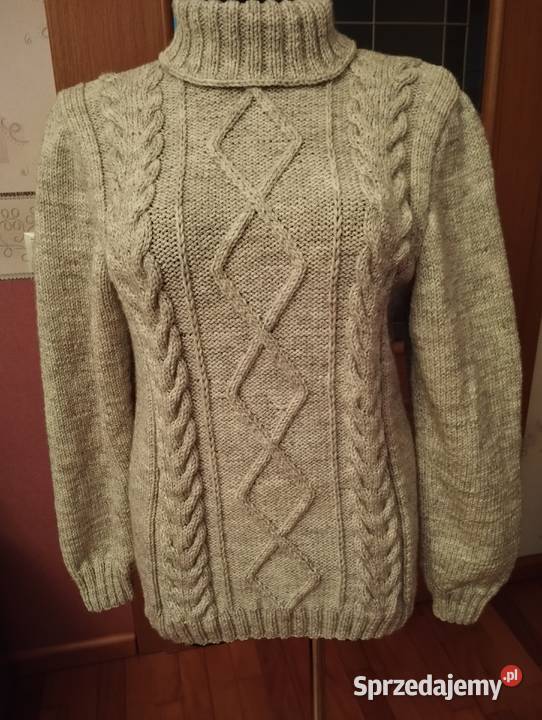 49 Golf męski ręcznie robiony na drutach Różyny sprzedam