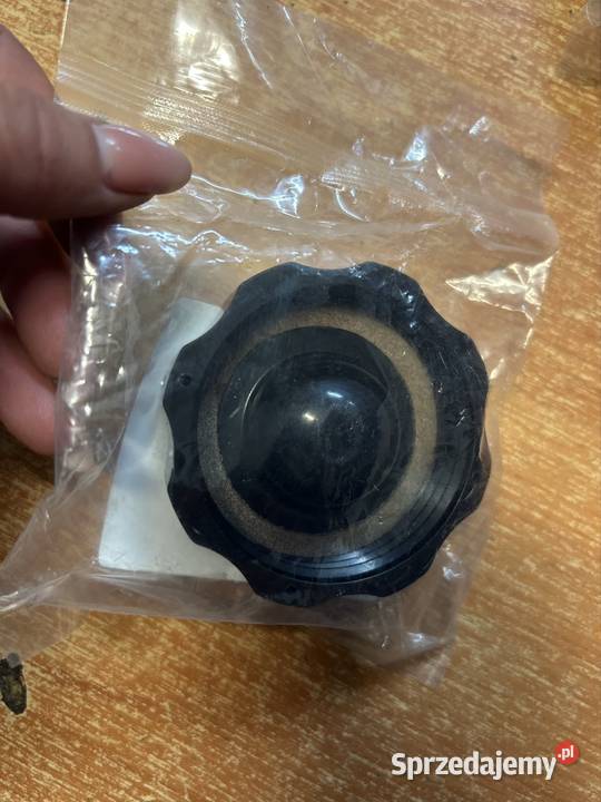 Korek wlewu paliwa do ciągnika Kubota nowy