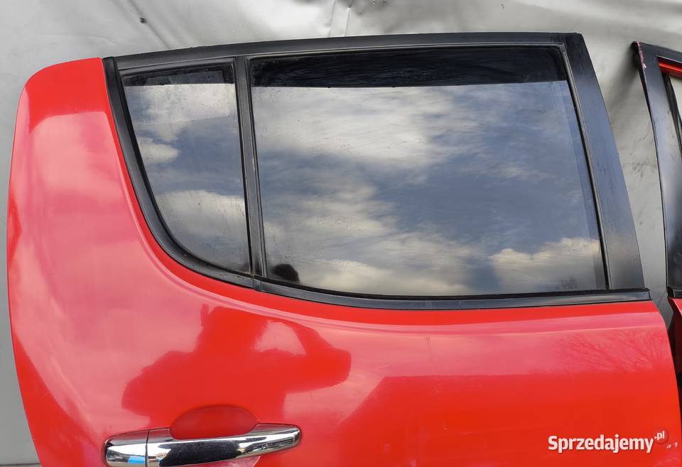 MITSUBISHI L200 IV DRZWI PRZEDNIE TYLNE PRAWE Drzwi