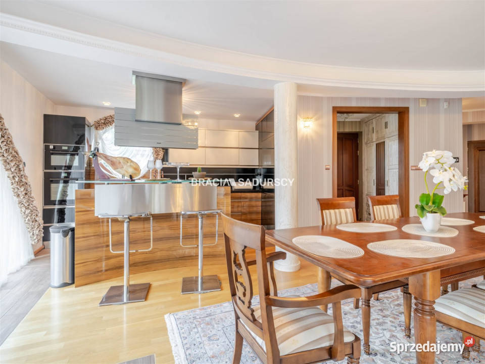 sprzedaży domu wolnostojącego 200m2 Myślenice Liczba pokoi 5 sprzedam