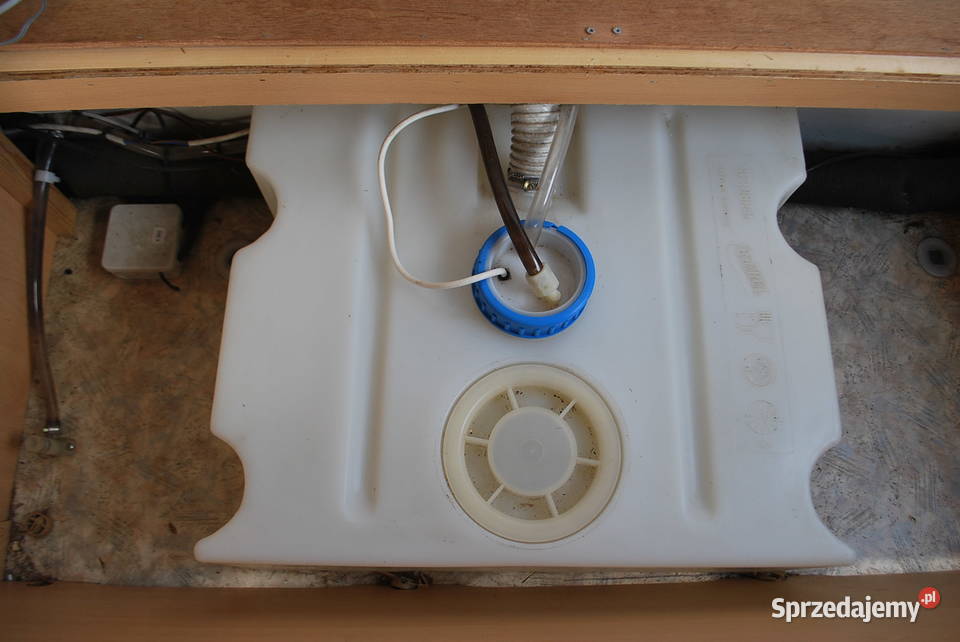 ZBIORNIK NA WODĘ Z POMPKĄ I WLEWEM Grzebowilk