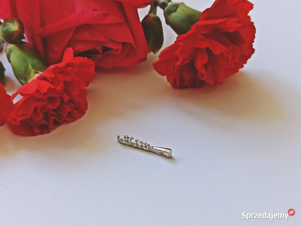 Podłużna delikatna zawieszka łezka cyrkonie Warszawa