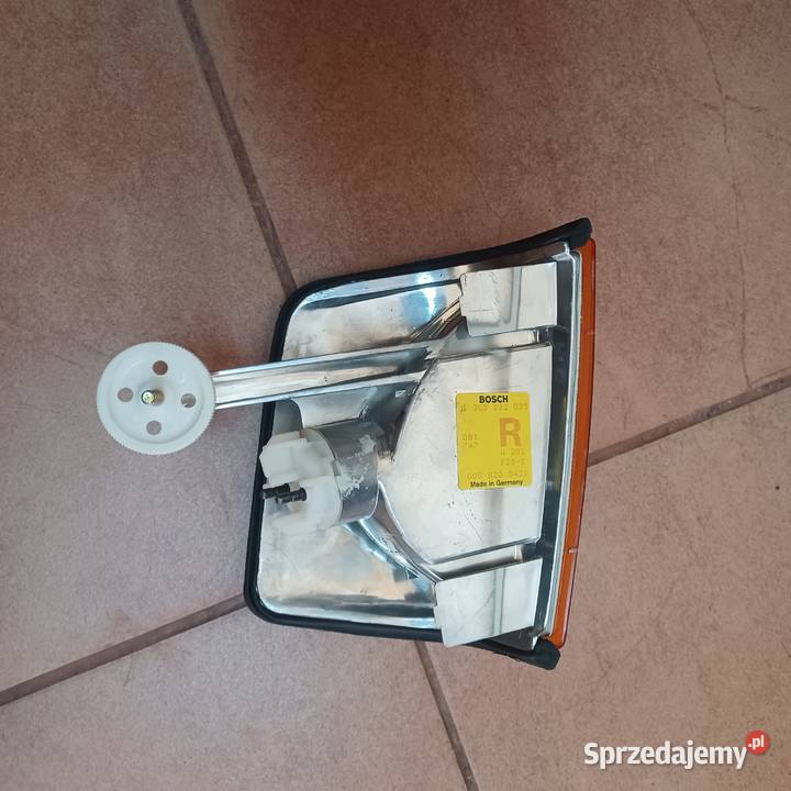 MERCEDES 190 W201 prawy KIERUNKOWSKAZ BOSCH Rakoniewice
