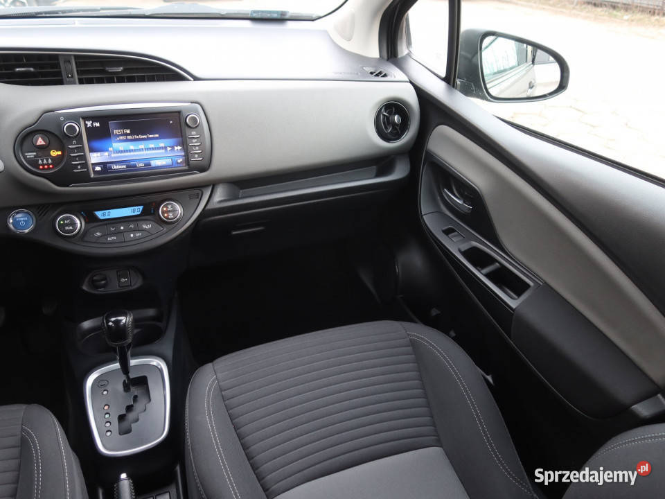 Toyota Yaris 15 Hybrid wspomaganie kierownicy