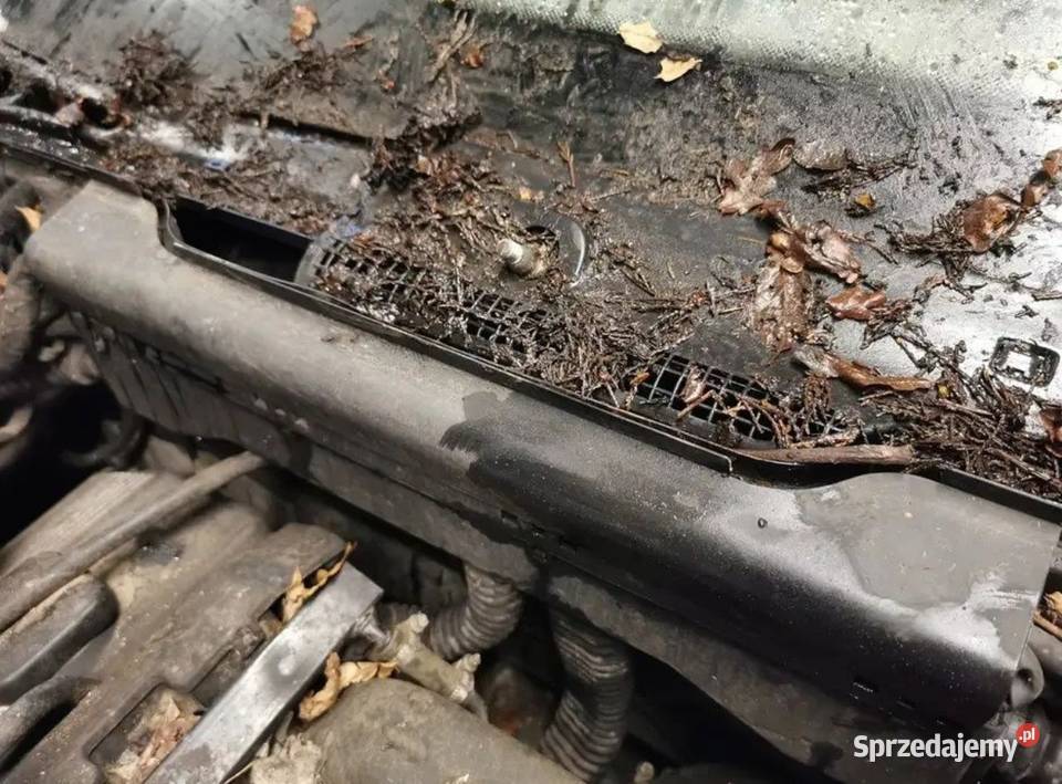 Osłona wiązki plastik pod maskę BMW E34 śląskie