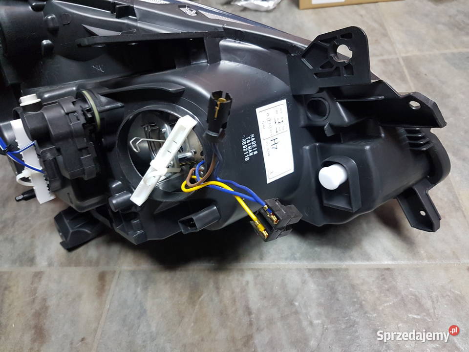 RENAULT CLIO III REFLEKTOR LEWY LAMPA PRZEDNIA lampy przednie wielkopolskie sprzedam