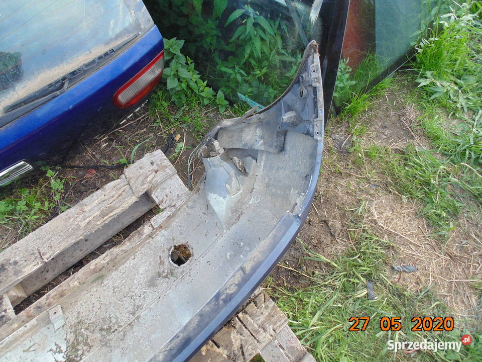 Zderzak tylny tył Ford Focus mk1 hatchback 9804