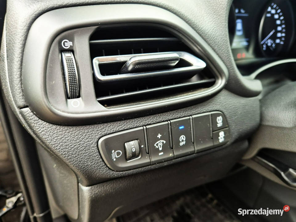 Hyundai i30 10 TGDI 6MT 120 WersjaSmart Pakiet Łódź sprzedam
