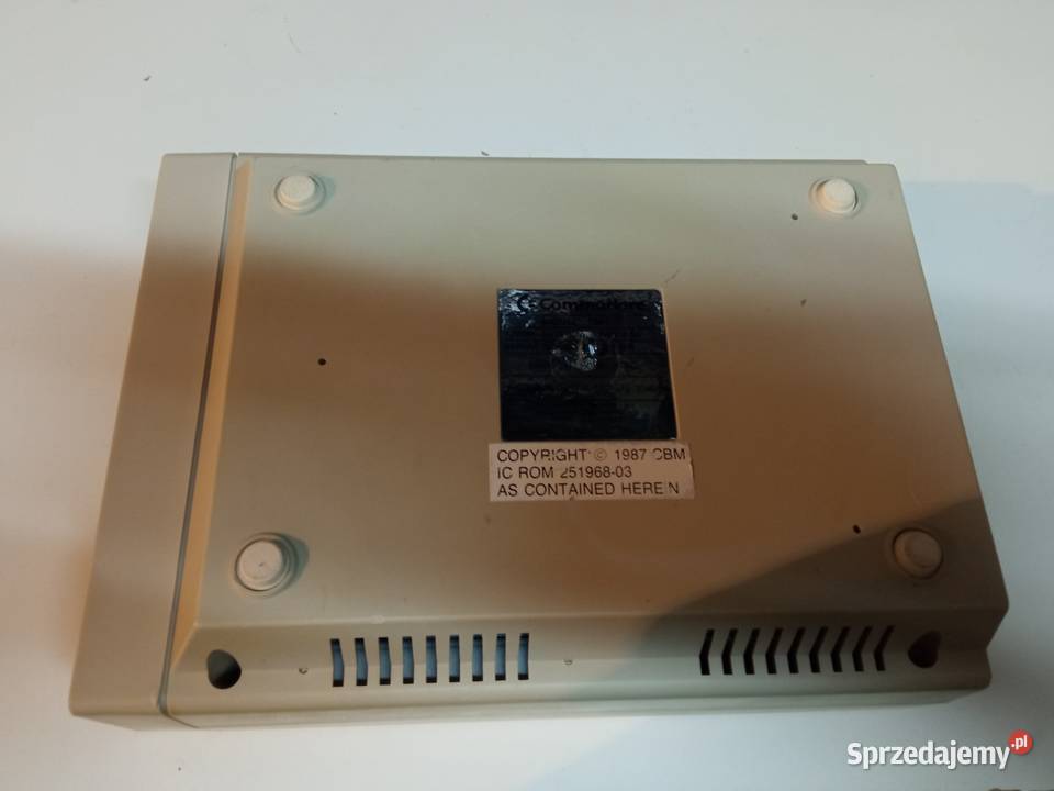 Stacja dyskietek Commodore 1541II 525 retro Napędy Kielce sprzedam