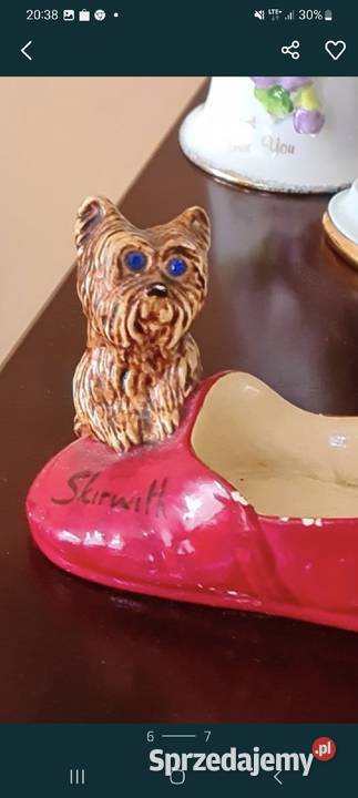 Porcelanowy bucik z pieskiem Przasnysz