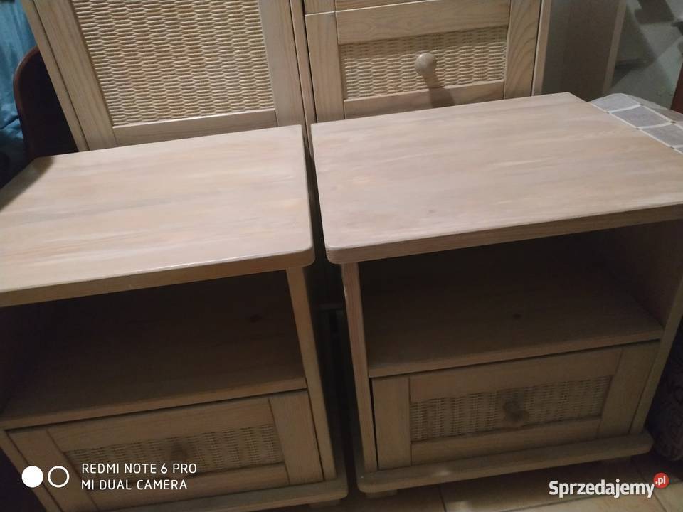 Komoda drewniana z szafkami