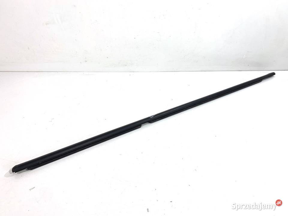 LISTWA ZGARNIAJĄCA TYŁ LEWY BMW F30