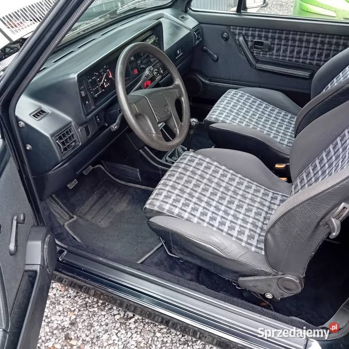 VW Golf MK I Cabrio manualna